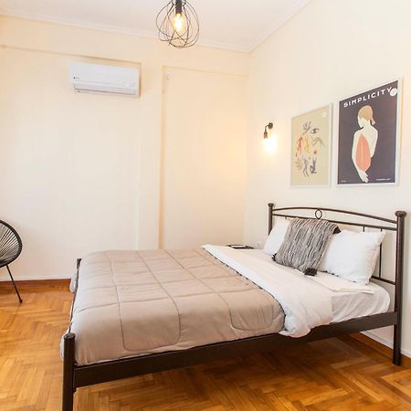 Loucas Apartment เอเธนส์ ภายนอก รูปภาพ