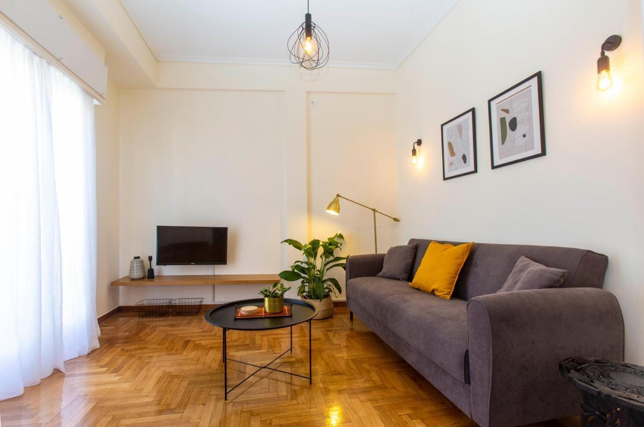 Loucas Apartment เอเธนส์ ภายนอก รูปภาพ
