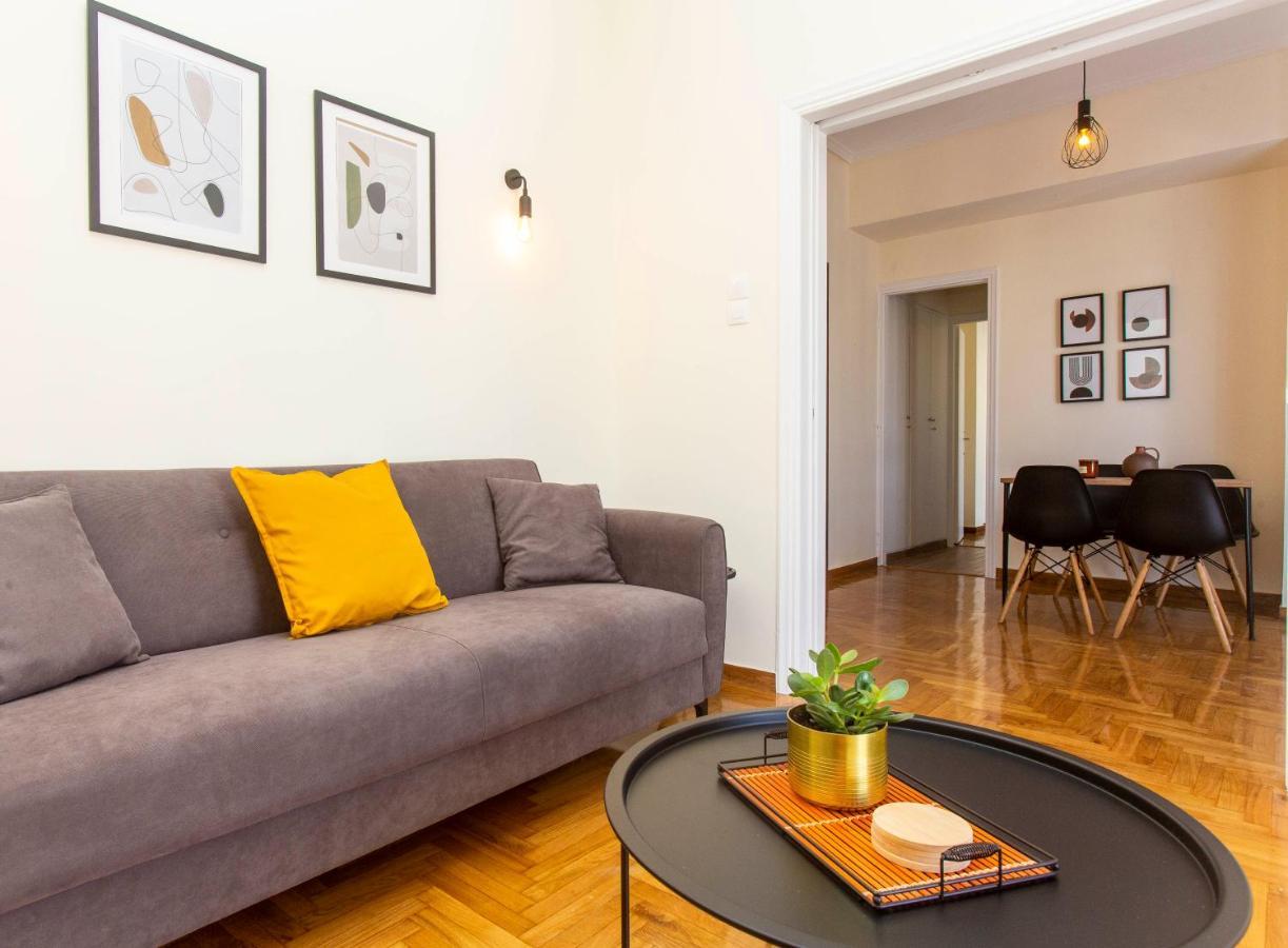 Loucas Apartment เอเธนส์ ภายนอก รูปภาพ