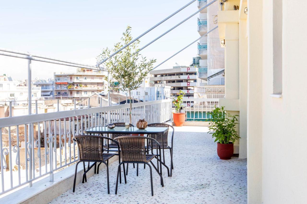 Loucas Apartment เอเธนส์ ภายนอก รูปภาพ