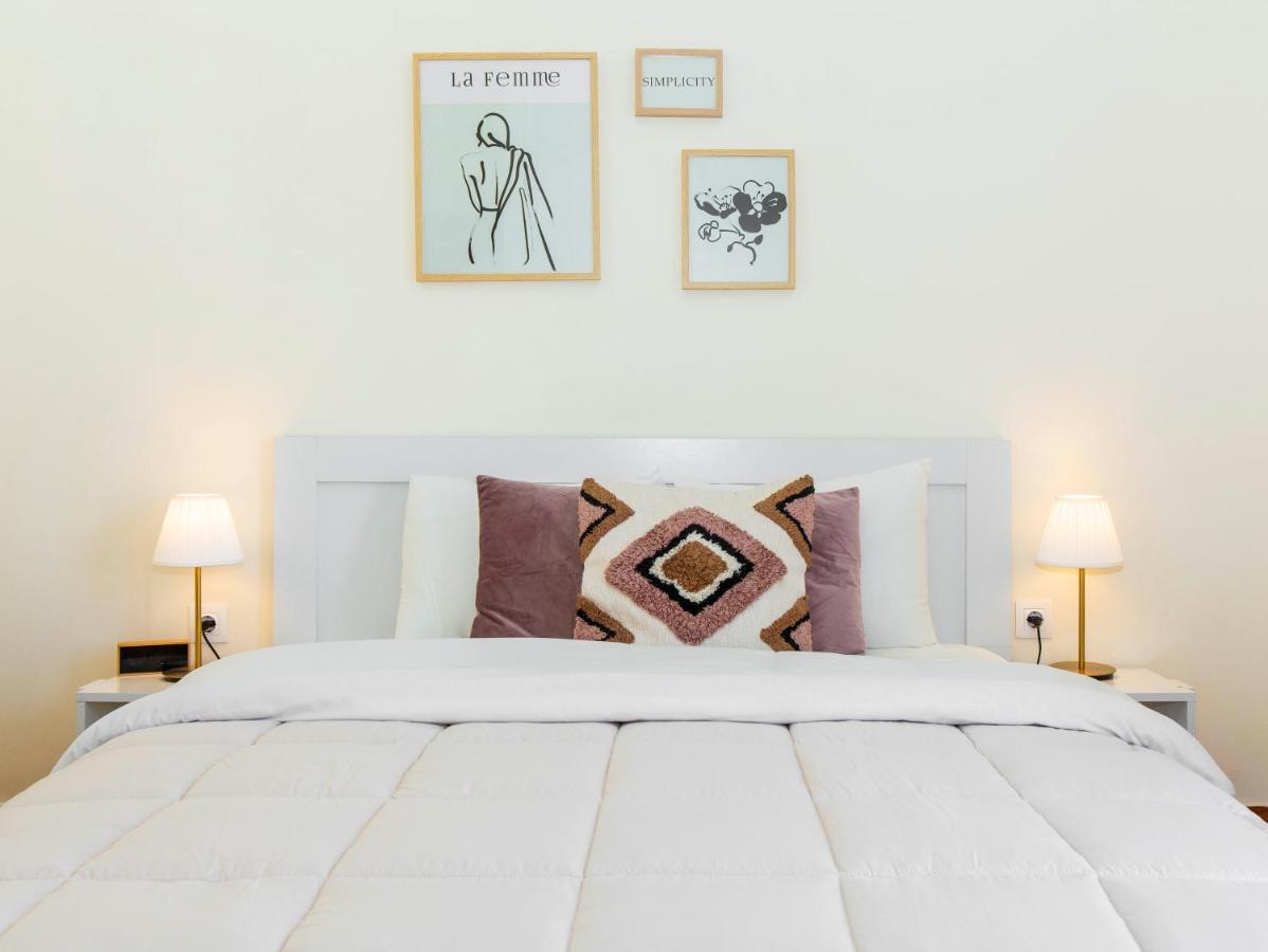 Loucas Apartment เอเธนส์ ภายนอก รูปภาพ