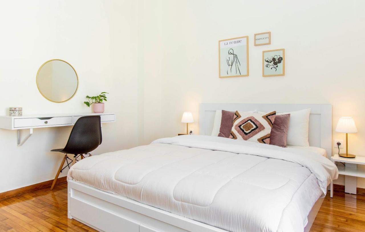 Loucas Apartment เอเธนส์ ภายนอก รูปภาพ